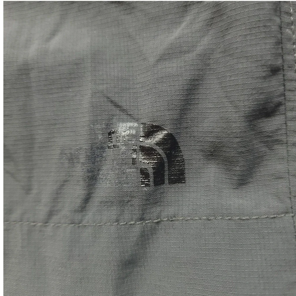 The North Face Men Paramount Peak II Shorts Gray Cargo Hiking Nylon CE7L Size 32